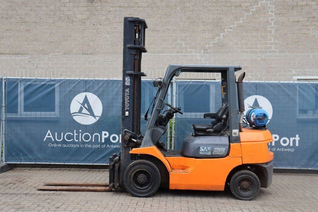 Frontstapler Türe ait Toyota 42-7FGF25, Gebrauchtmaschine içinde Antwerpen (resim 2)