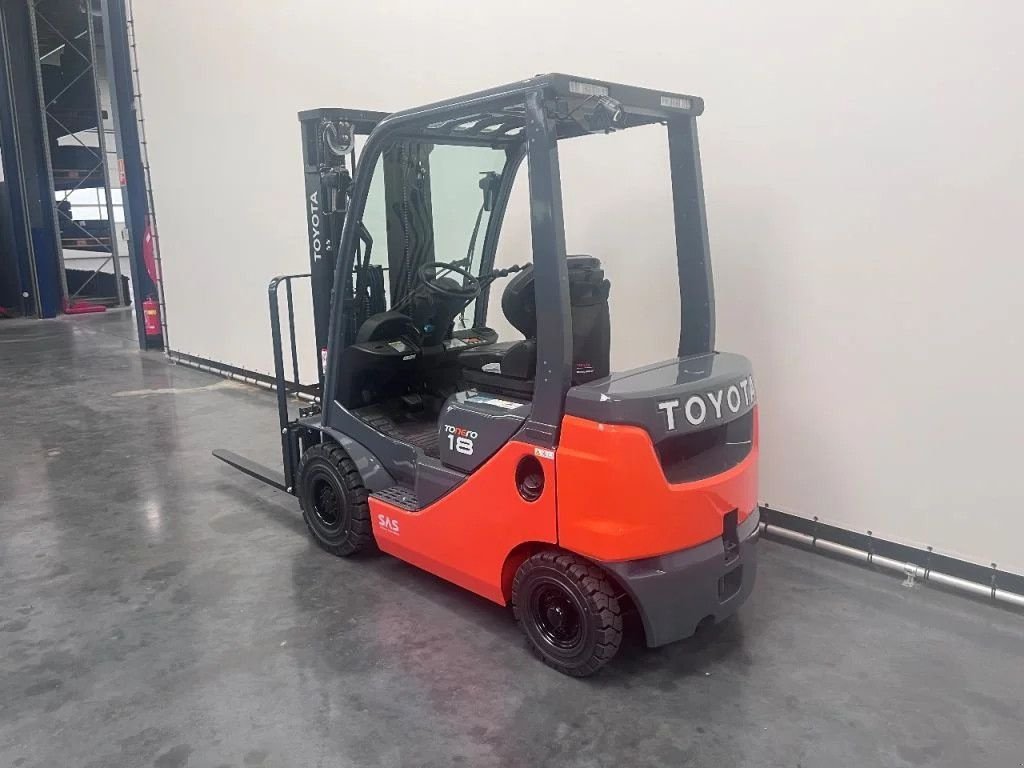 Frontstapler of the type Toyota 42-8 FDF 18. Demo, Neumaschine in Culemborg (Picture 7)