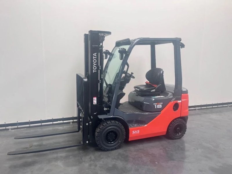 Frontstapler van het type Toyota 42-8 FDF 18. Demo, Neumaschine in Culemborg (Foto 1)