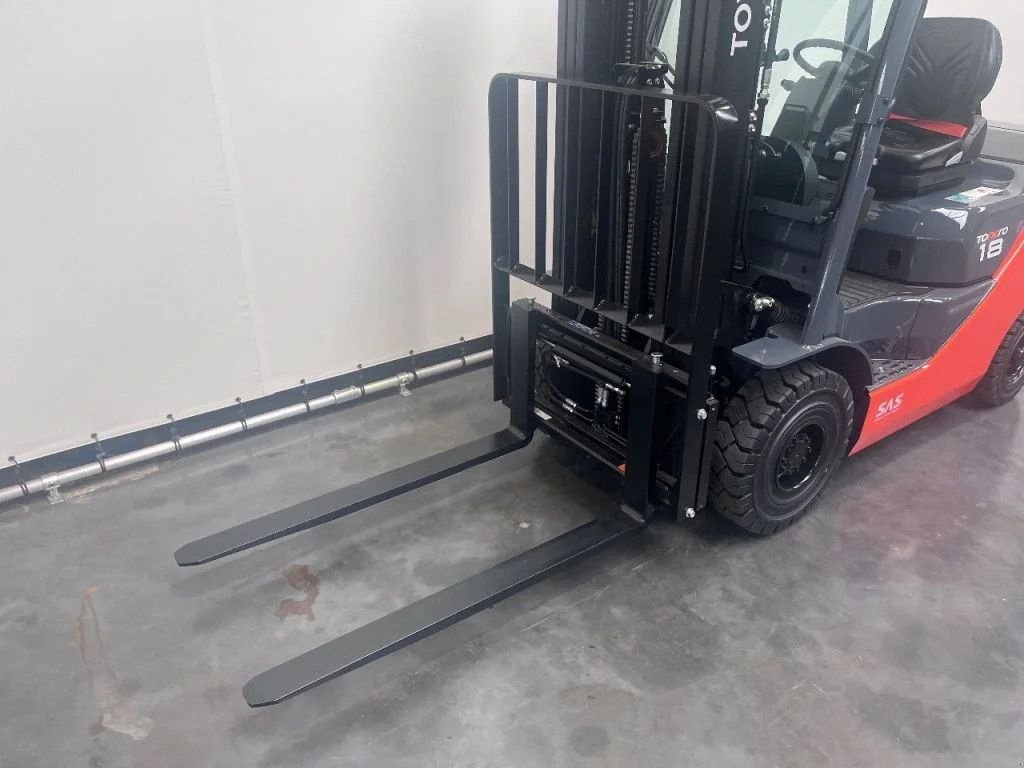 Frontstapler of the type Toyota 42-8 FDF 18. Demo, Neumaschine in Culemborg (Picture 4)