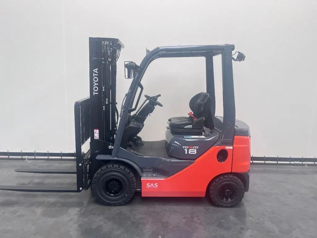 Frontstapler des Typs Toyota 42-8 FDF 18, Neumaschine in Culemborg (Bild 8)