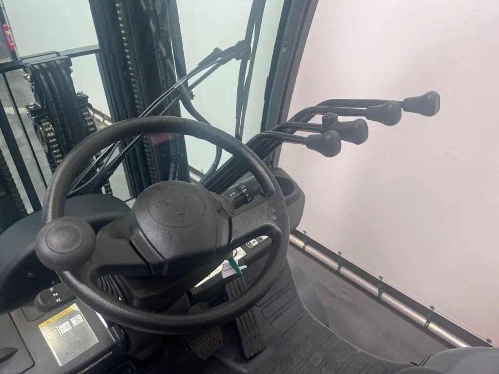 Frontstapler des Typs Toyota 42-8 FDF 18, Neumaschine in Culemborg (Bild 4)