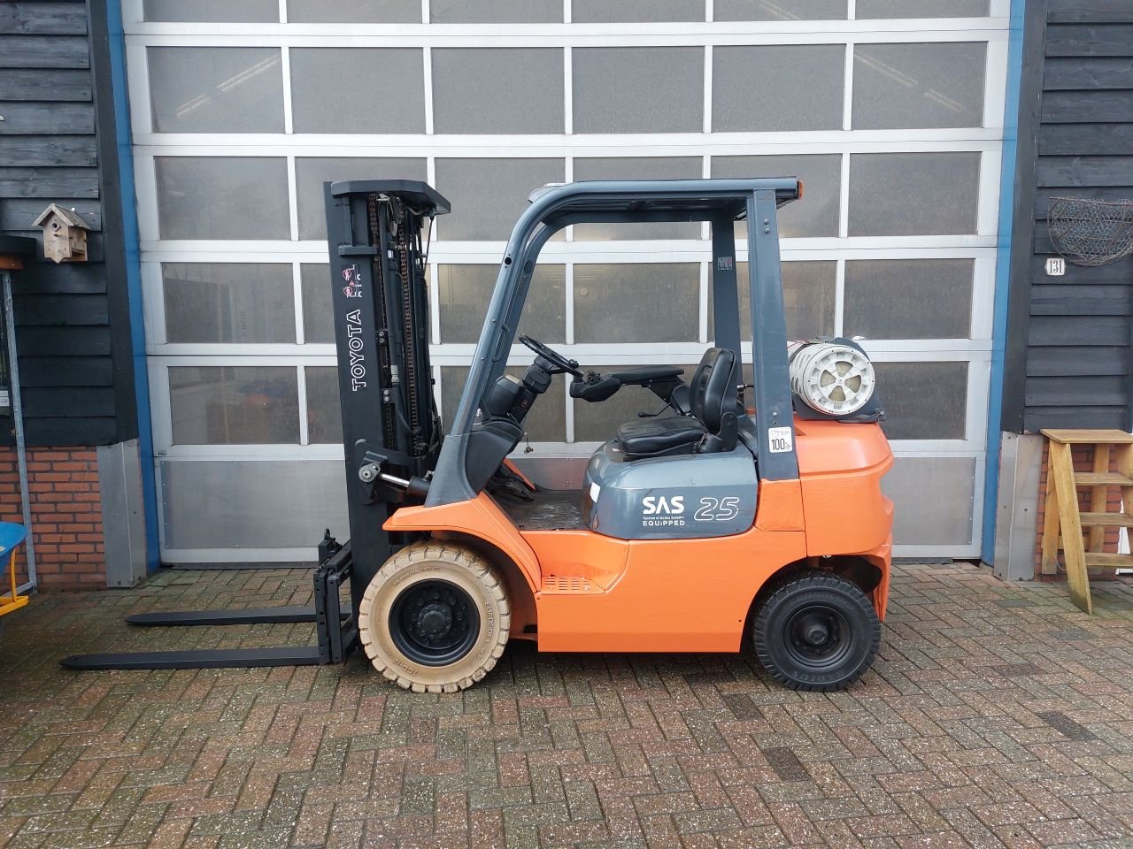 Frontstapler del tipo Toyota 42-FGF25 3 delige mast sideshift, Gebrauchtmaschine In Harskamp (Immagine 1)