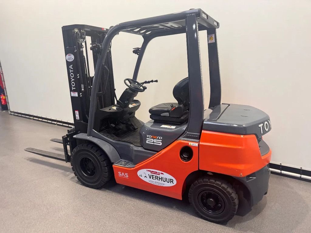 Frontstapler of the type Toyota 52-8 FDF 25, Neumaschine in Culemborg (Picture 8)