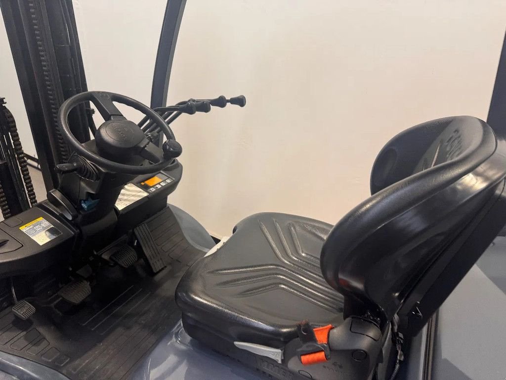 Frontstapler of the type Toyota 52-8 FDF 25, Neumaschine in Culemborg (Picture 10)