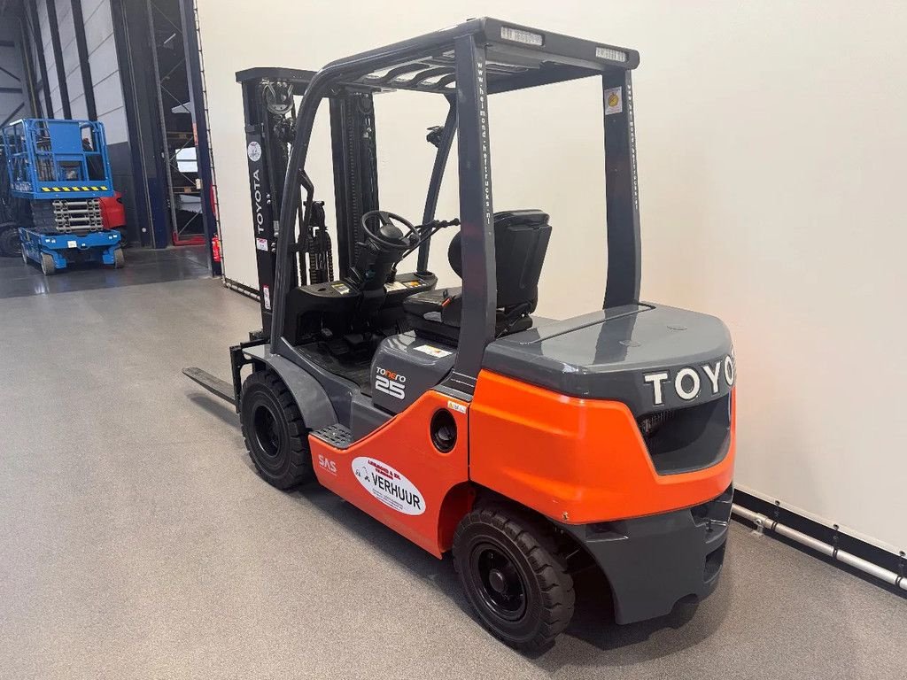 Frontstapler of the type Toyota 52-8 FDF 25, Neumaschine in Culemborg (Picture 7)