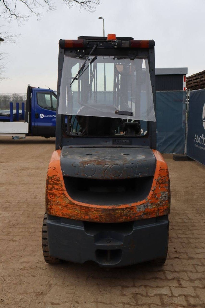 Frontstapler от тип Toyota 52-8FDJF35, Gebrauchtmaschine в Antwerpen (Снимка 5)