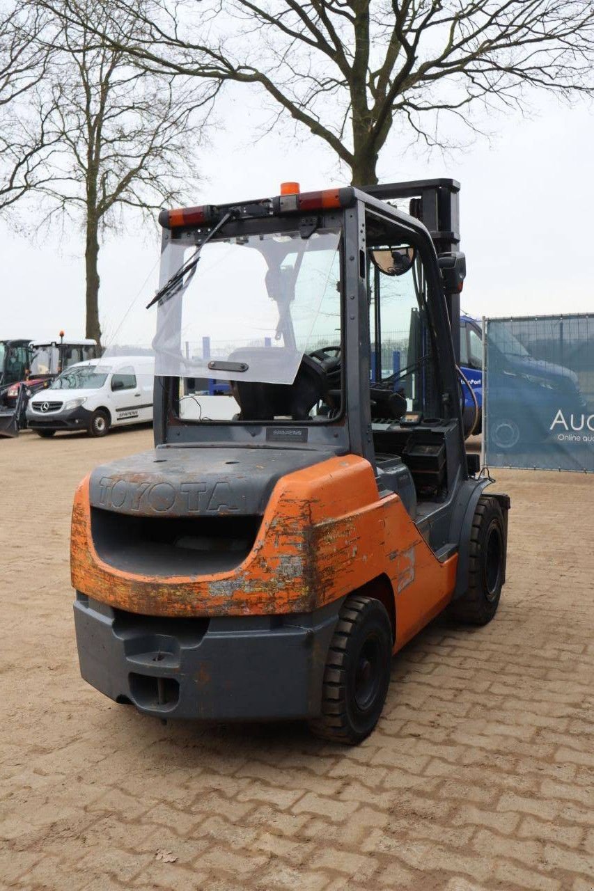 Frontstapler от тип Toyota 52-8FDJF35, Gebrauchtmaschine в Antwerpen (Снимка 7)