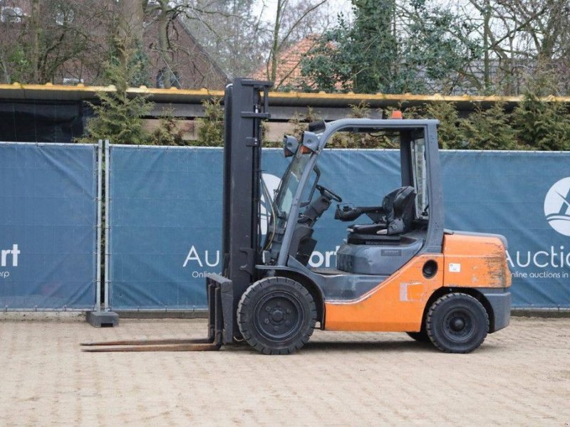 Frontstapler типа Toyota 52-8FDJF35, Gebrauchtmaschine в Antwerpen (Фотография 1)