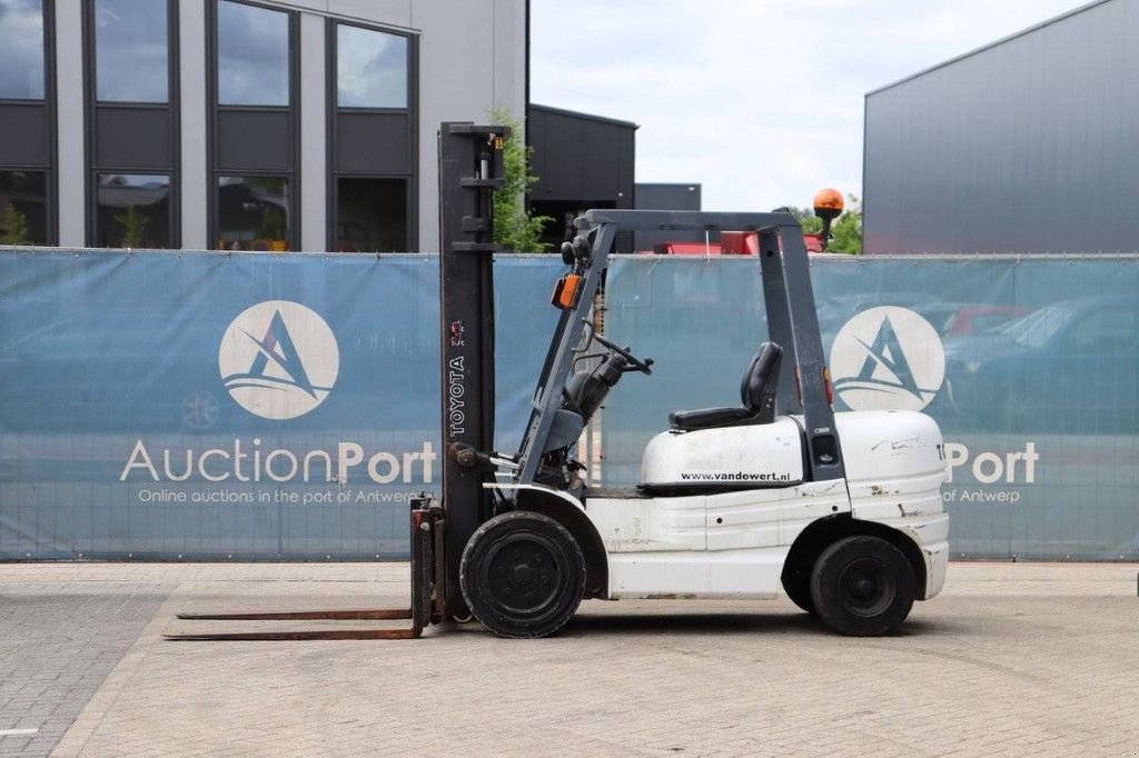 Frontstapler del tipo Toyota 62-6FDF30, Gebrauchtmaschine In Antwerpen (Immagine 1)