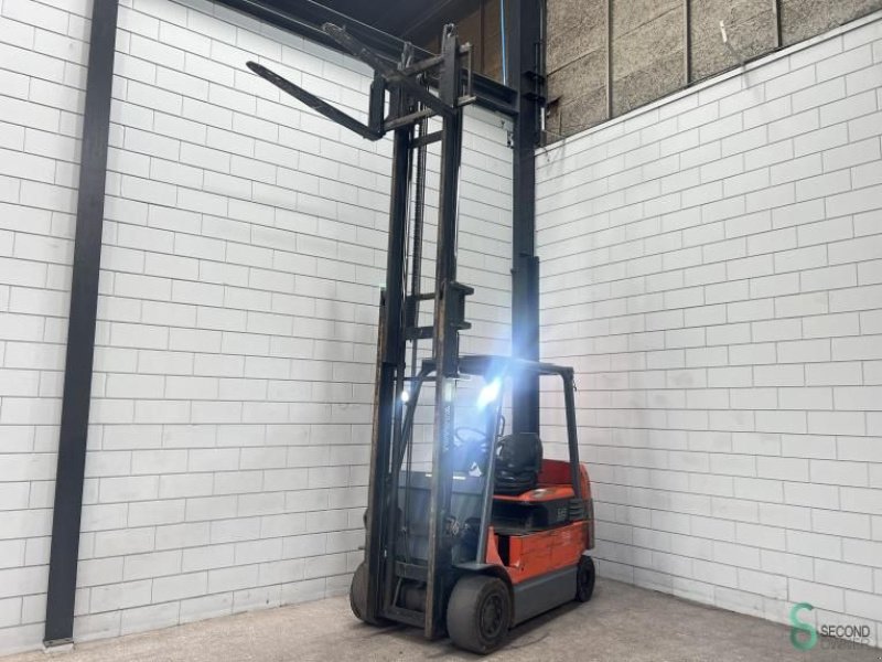 Frontstapler des Typs Toyota 7 FBMF 35, Gebrauchtmaschine in Wijchen (Bild 4)