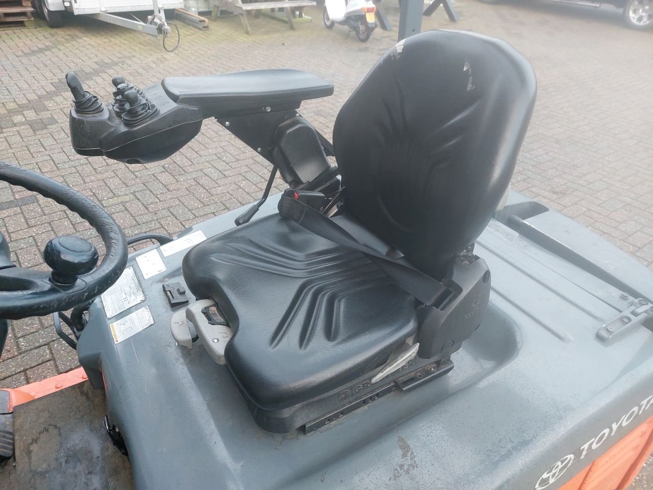 Frontstapler Türe ait Toyota 7FBEF18 triplex sideshift 2008, Gebrauchtmaschine içinde Harskamp (resim 9)