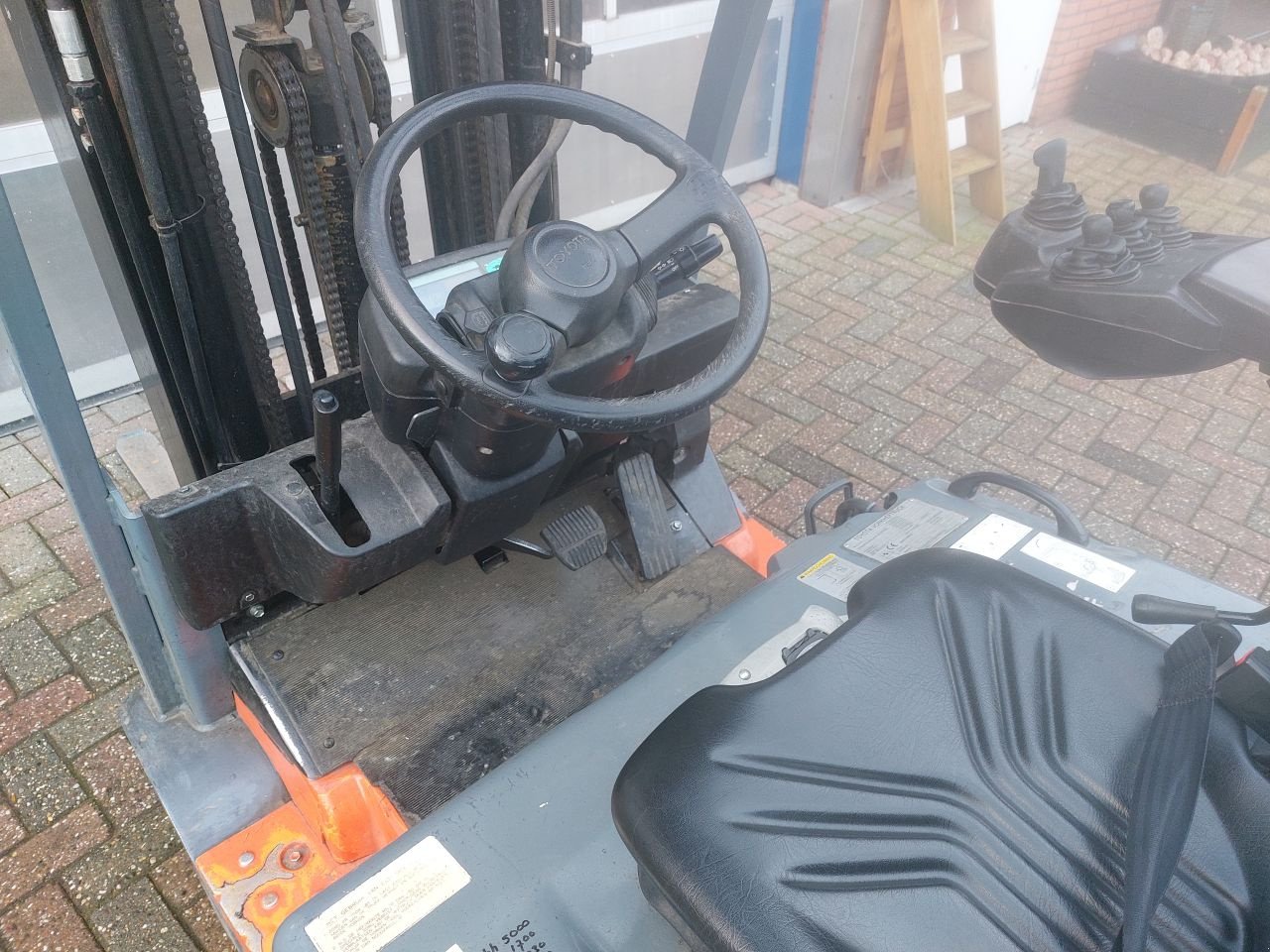 Frontstapler Türe ait Toyota 7FBEF18 triplex sideshift 2008, Gebrauchtmaschine içinde Harskamp (resim 10)