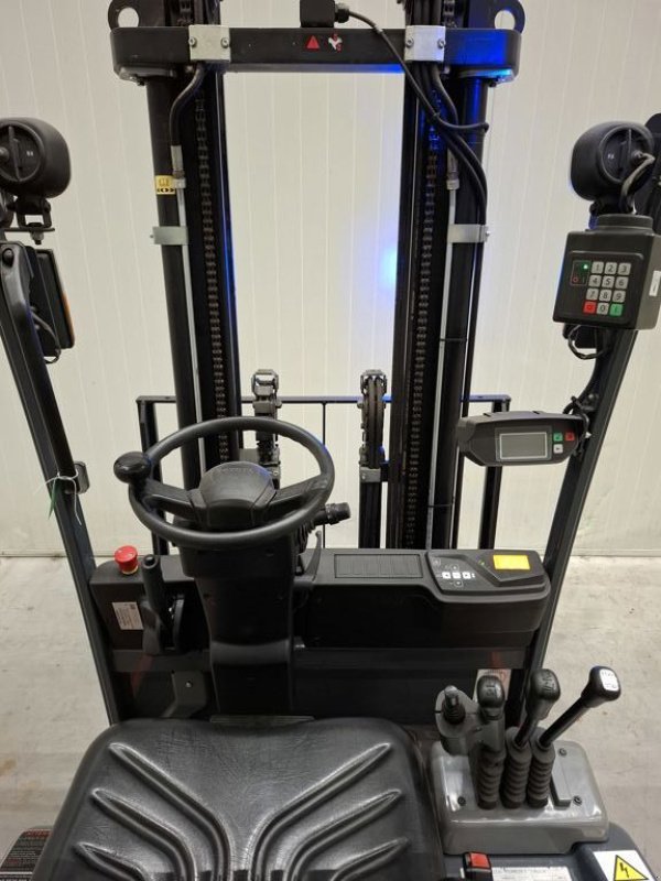 Frontstapler des Typs Toyota 7FBEST10, Gebrauchtmaschine in Barneveld (Bild 3)