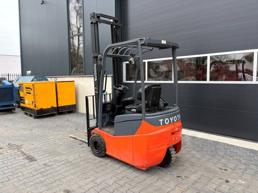 Frontstapler del tipo Toyota 7FBEST13, Gebrauchtmaschine en Antwerpen (Imagen 3)