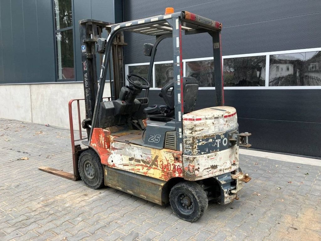 Frontstapler typu Toyota 7FBMF25, Gebrauchtmaschine v Antwerpen (Obrázek 3)
