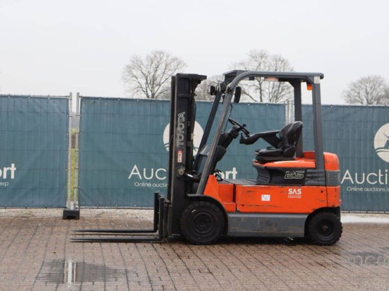 Frontstapler типа Toyota 7FBMF25, Gebrauchtmaschine в Antwerpen (Фотография 1)
