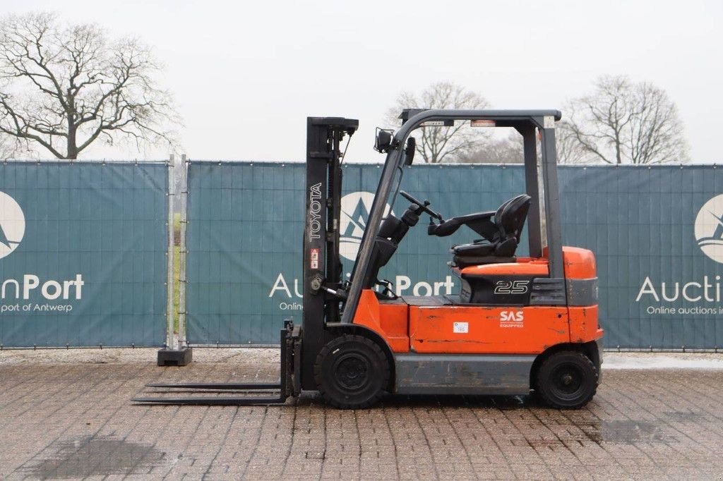 Frontstapler типа Toyota 7FBMF25, Gebrauchtmaschine в Antwerpen (Фотография 2)