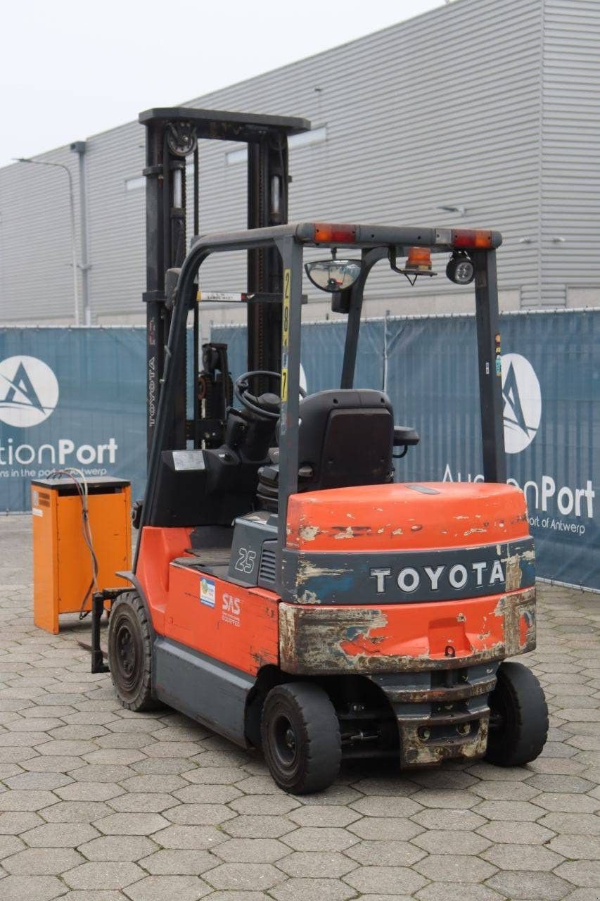 Frontstapler del tipo Toyota 7FBMF25, Gebrauchtmaschine en Antwerpen (Imagen 4)