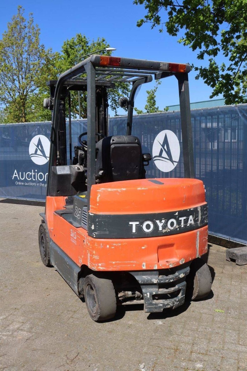 Frontstapler типа Toyota 7FBMF25, Gebrauchtmaschine в Antwerpen (Фотография 4)
