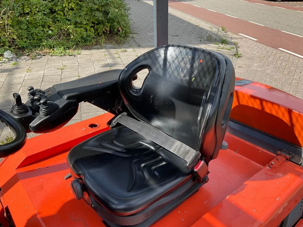 Frontstapler des Typs Toyota 7FBMF30 3000KG 3.30METER HEFTRUCK, Gebrauchtmaschine in Vlaardingen (Bild 4)