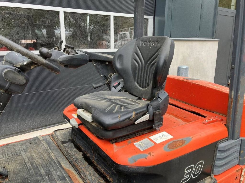 Frontstapler от тип Toyota 7FBMF30, Gebrauchtmaschine в Antwerpen (Снимка 10)