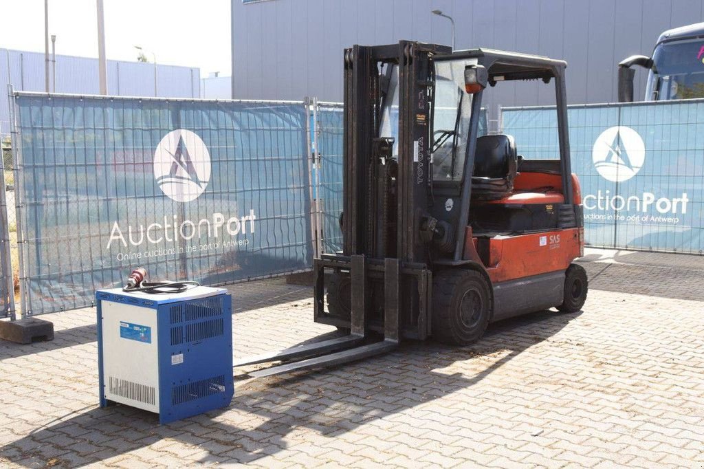 Frontstapler a típus Toyota 7FBMF30, Gebrauchtmaschine ekkor: Antwerpen (Kép 10)