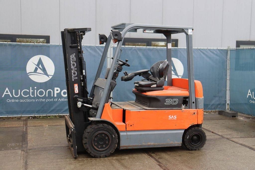 Frontstapler a típus Toyota 7FBMF30, Gebrauchtmaschine ekkor: Antwerpen (Kép 1)