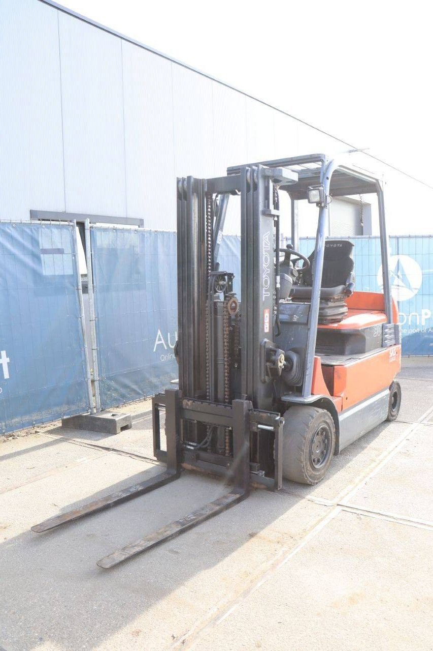 Frontstapler tip Toyota 7FBMF30, Gebrauchtmaschine in Antwerpen (Poză 10)