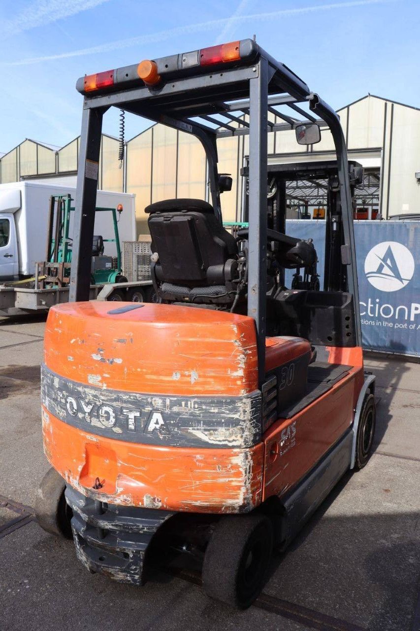 Frontstapler tip Toyota 7FBMF30, Gebrauchtmaschine in Antwerpen (Poză 7)