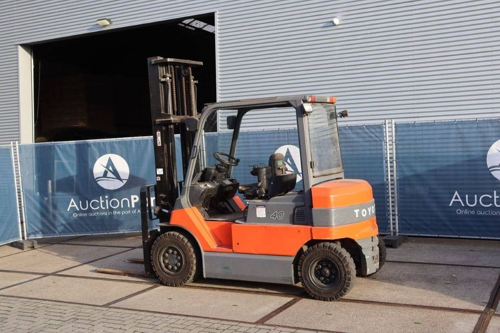 Frontstapler Türe ait Toyota 7FBMF40, Gebrauchtmaschine içinde Antwerpen (resim 4)