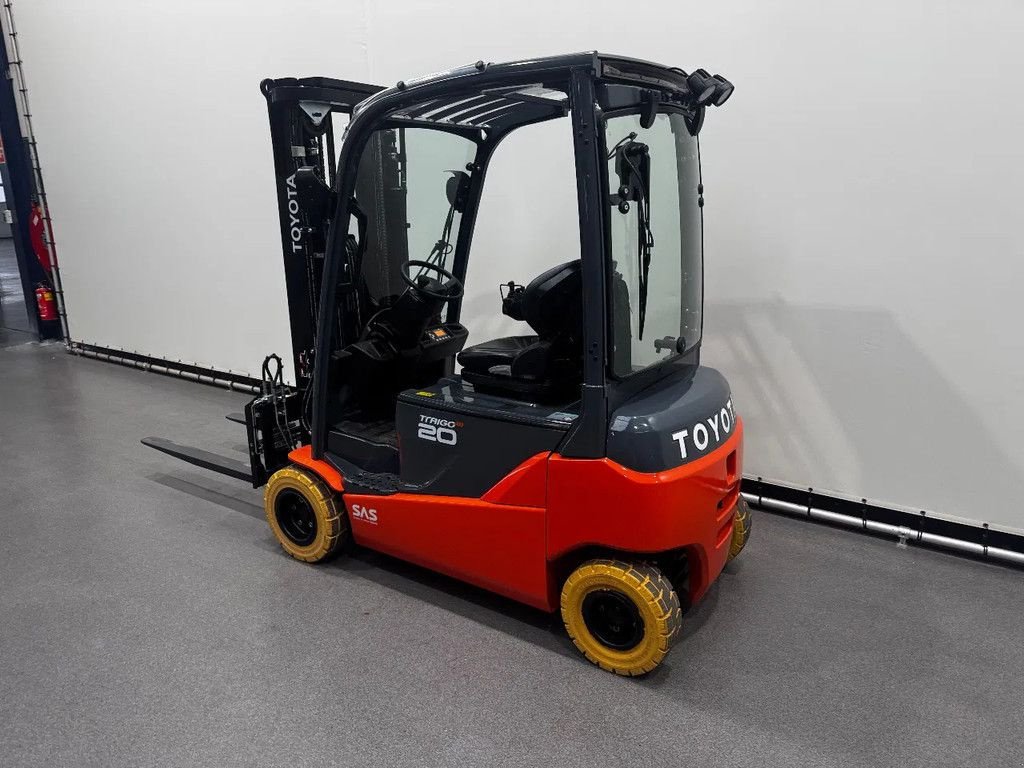 Frontstapler of the type Toyota 8 FBM 20 T, Neumaschine in Culemborg (Picture 7)