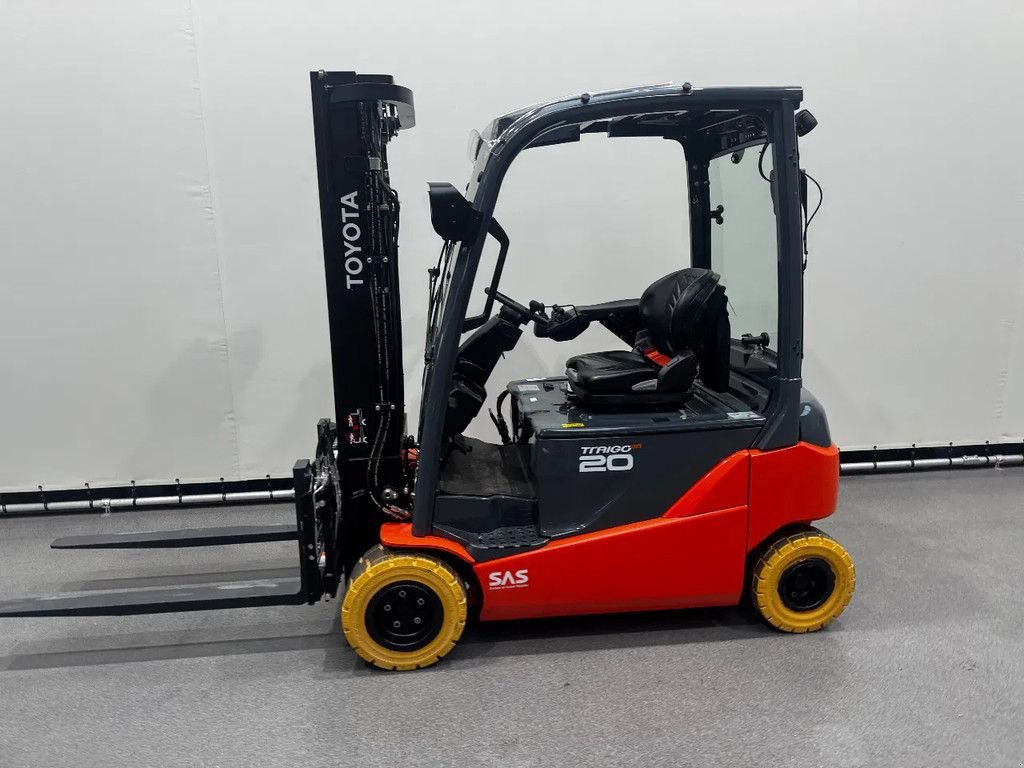 Frontstapler of the type Toyota 8 FBM 20 T, Neumaschine in Culemborg (Picture 4)