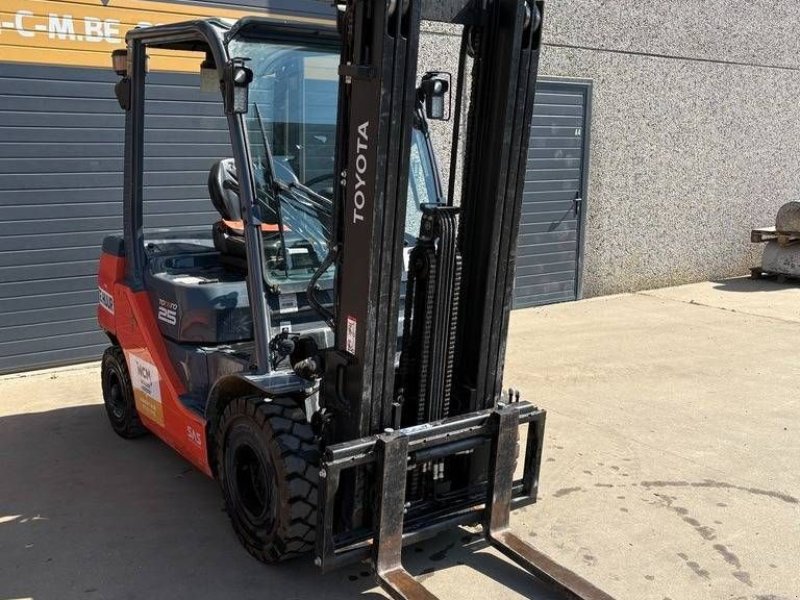 Frontstapler of the type Toyota 8 FDF 25, Gebrauchtmaschine in Booischot (Picture 1)