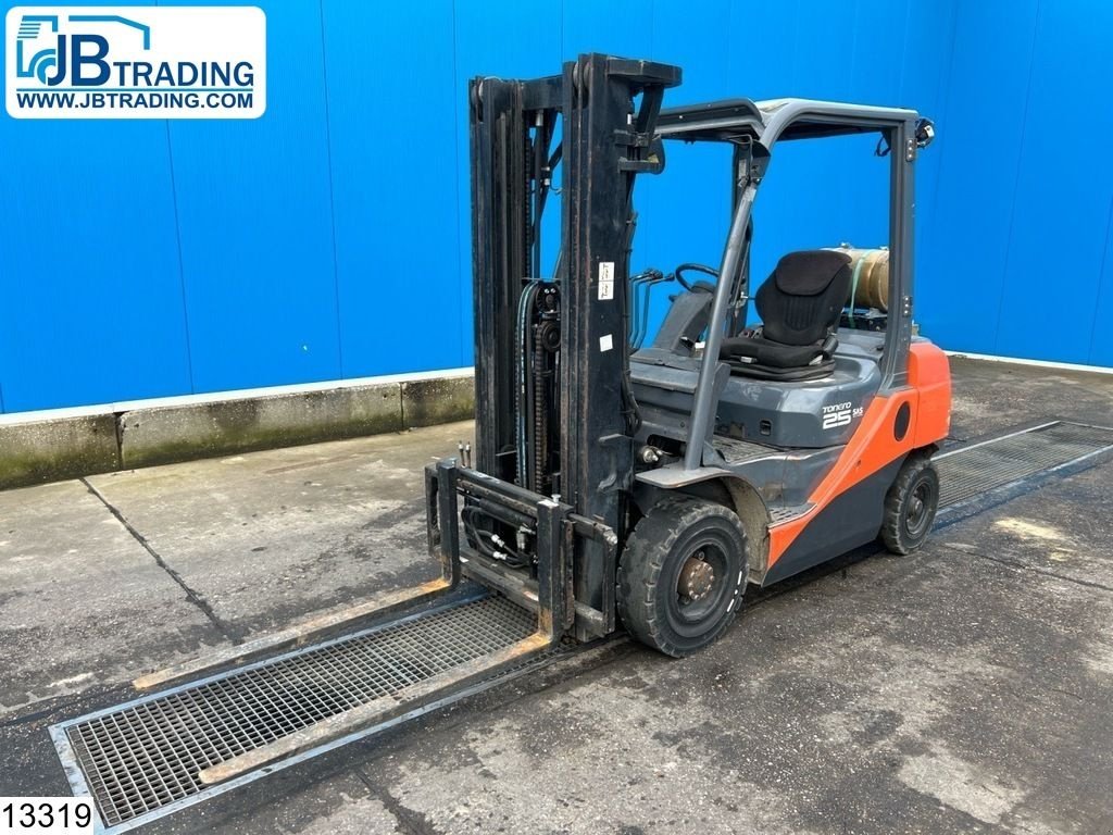 Frontstapler des Typs Toyota 8 FGF 25 2.500 KG, Gebrauchtmaschine in Ede (Bild 1)