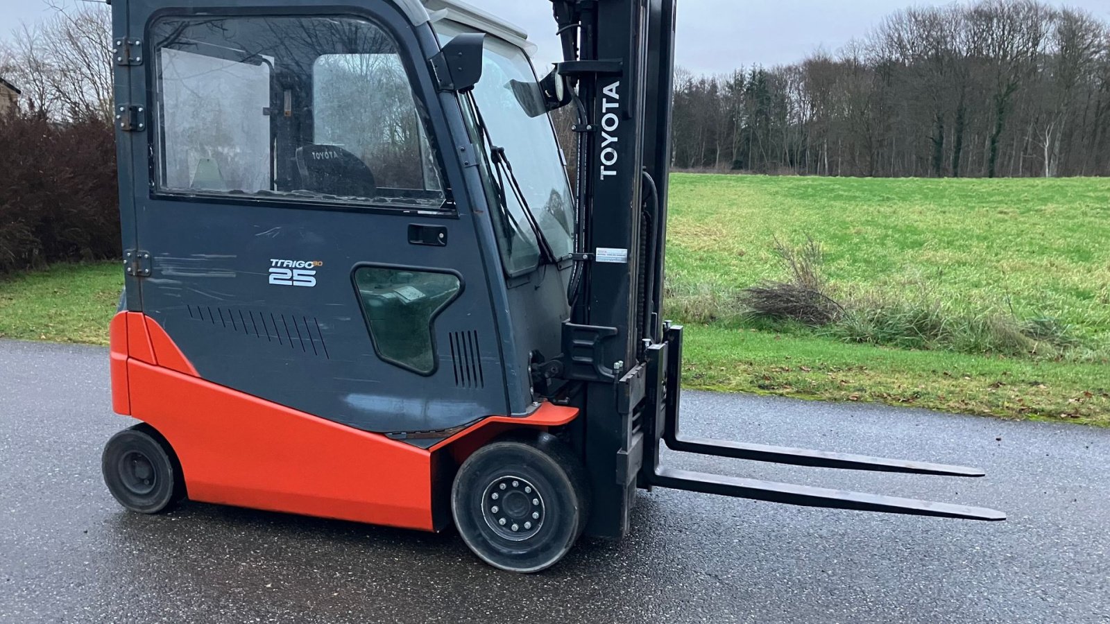 Frontstapler des Typs Toyota 8F BMT25, Gebrauchtmaschine in Horsens (Bild 2)