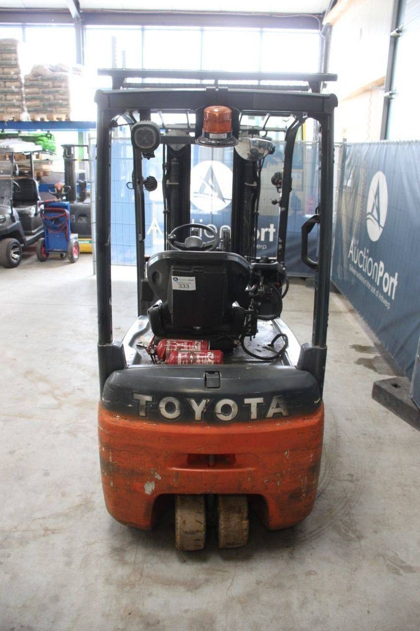Frontstapler des Typs Toyota 8FBE18T, Gebrauchtmaschine in Antwerpen (Bild 4)