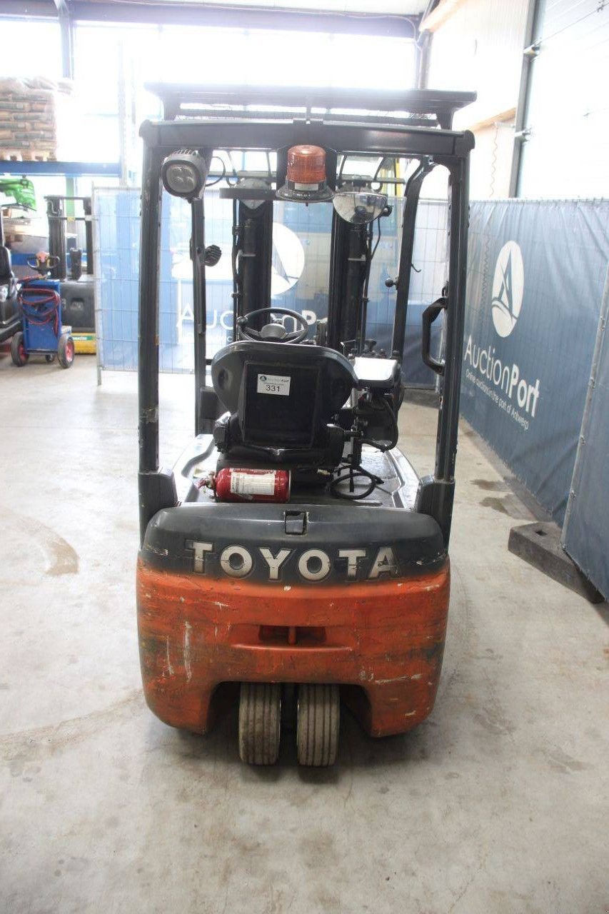 Frontstapler del tipo Toyota 8FBE18T, Gebrauchtmaschine In Antwerpen (Immagine 4)