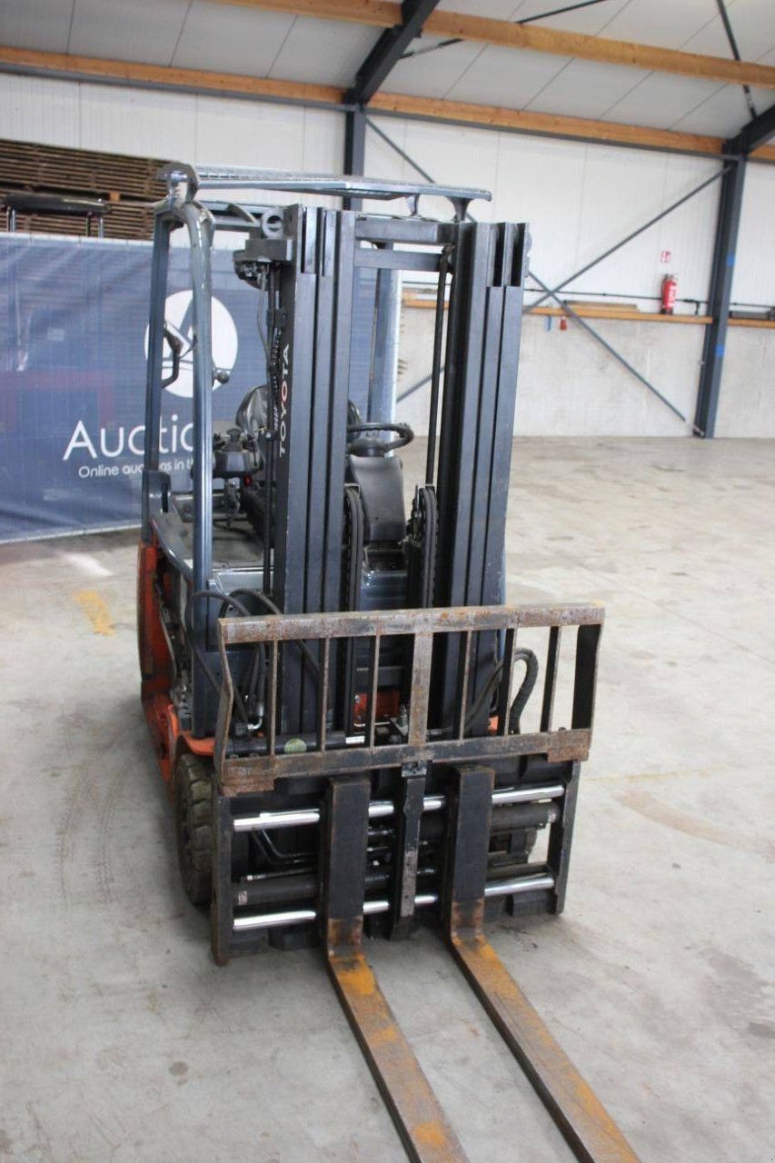 Frontstapler del tipo Toyota 8FBE18T, Gebrauchtmaschine In Antwerpen (Immagine 7)