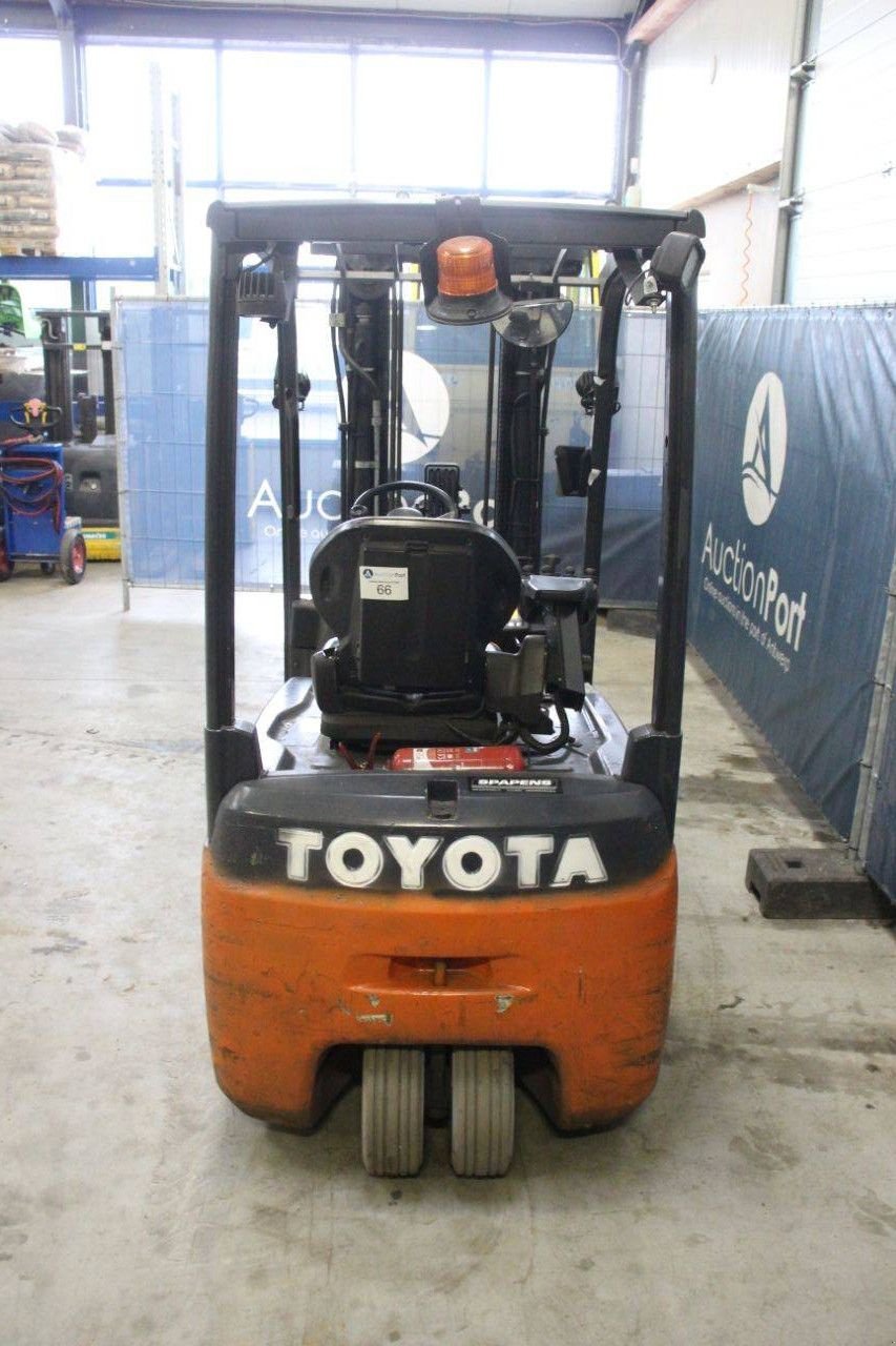 Frontstapler типа Toyota 8FBE18T, Gebrauchtmaschine в Antwerpen (Фотография 4)