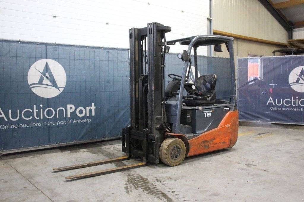 Frontstapler типа Toyota 8FBE18T, Gebrauchtmaschine в Antwerpen (Фотография 9)
