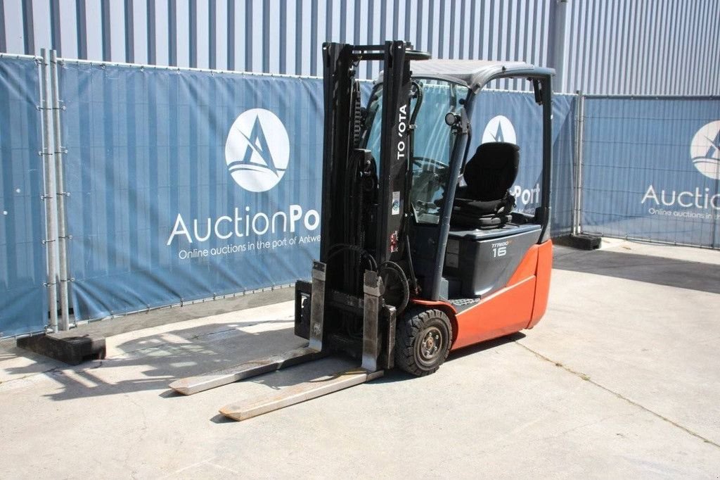 Frontstapler del tipo Toyota 8FBEK16T, Gebrauchtmaschine In Antwerpen (Immagine 9)