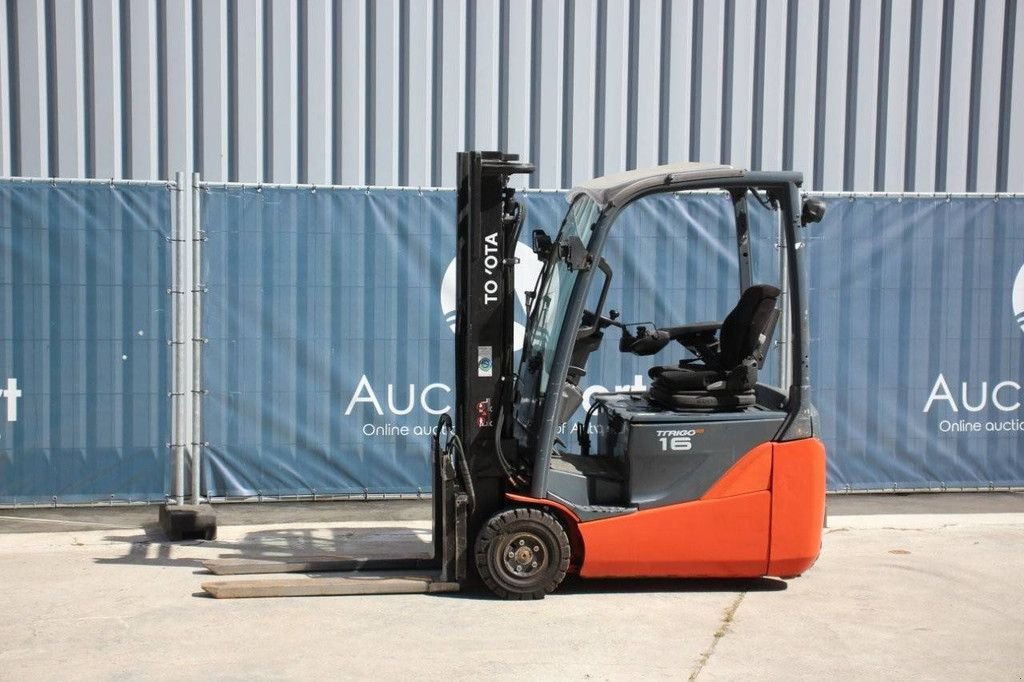 Frontstapler del tipo Toyota 8FBEK16T, Gebrauchtmaschine In Antwerpen (Immagine 1)