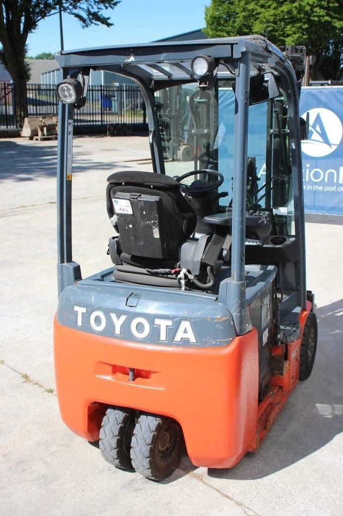 Frontstapler del tipo Toyota 8FBEK16T, Gebrauchtmaschine In Antwerpen (Immagine 5)
