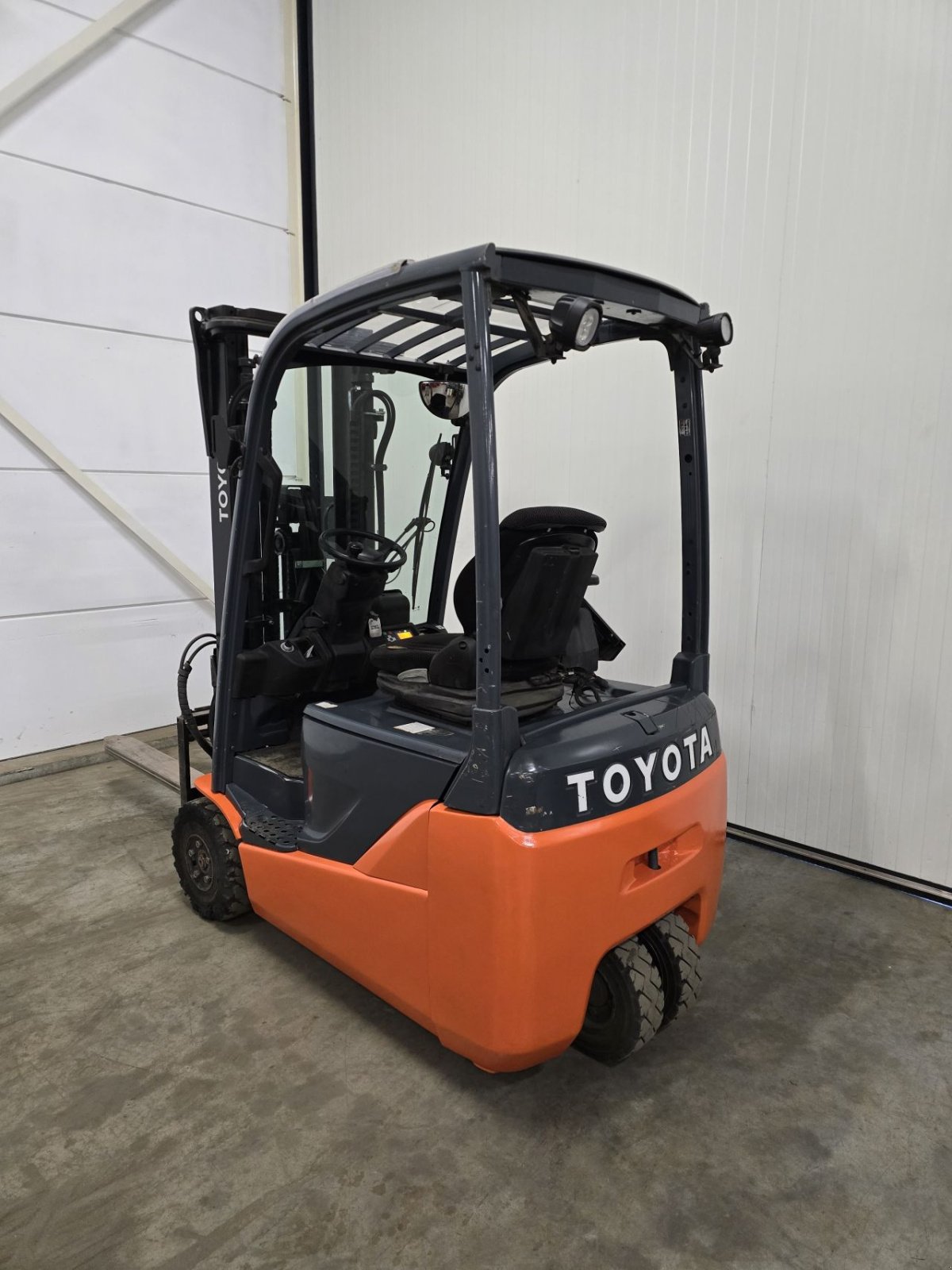 Frontstapler of the type Toyota 8FBEK16T, Gebrauchtmaschine in Vlierden (Picture 1)