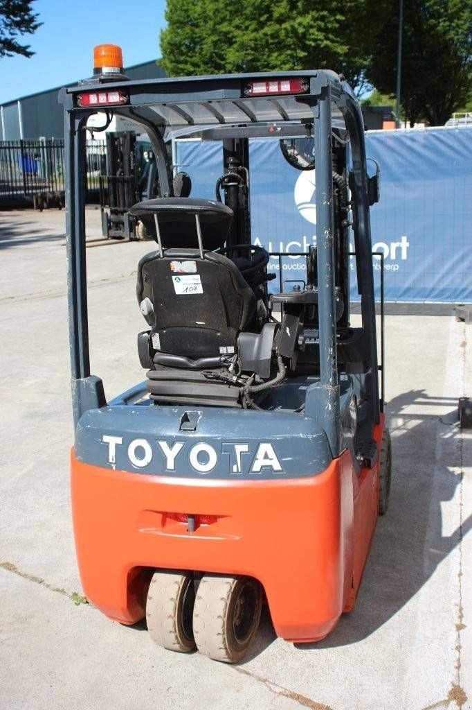 Frontstapler del tipo Toyota 8FBEK18T, Gebrauchtmaschine In Antwerpen (Immagine 5)
