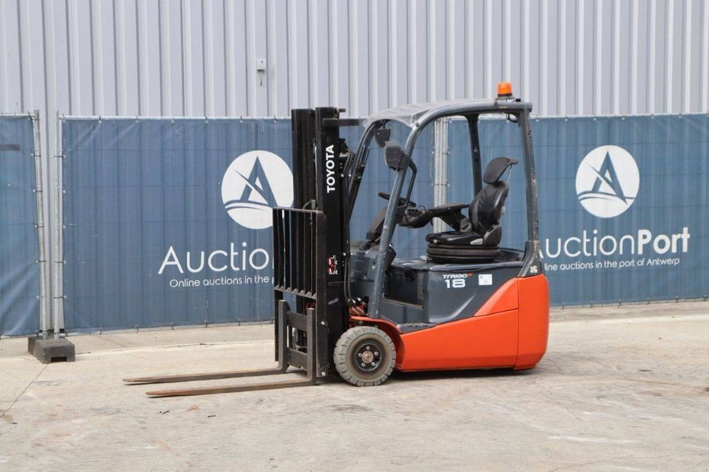 Frontstapler tip Toyota 8FBEK18T, Gebrauchtmaschine in Antwerpen (Poză 10)