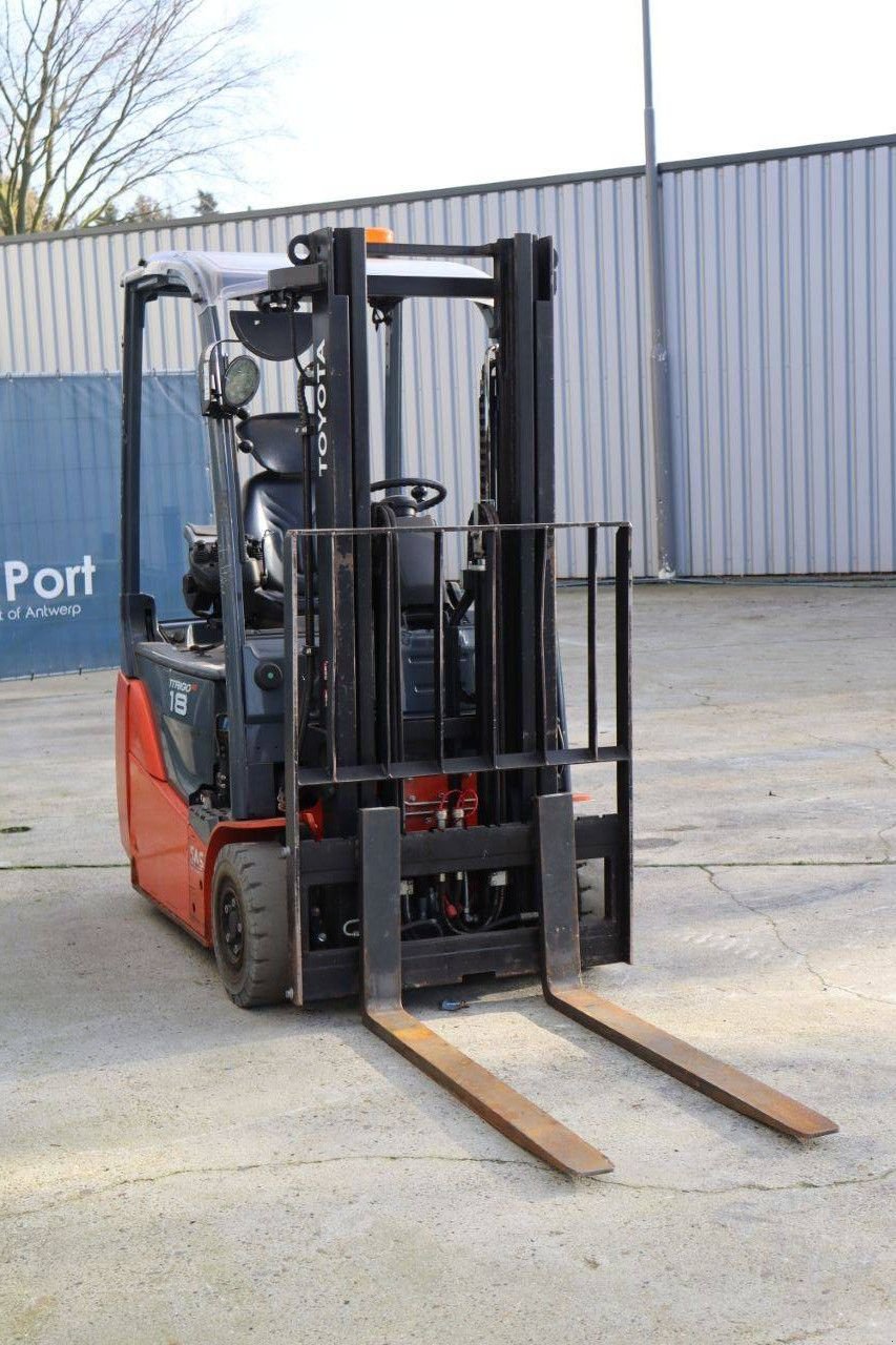 Frontstapler от тип Toyota 8FBEK18T, Gebrauchtmaschine в Antwerpen (Снимка 8)