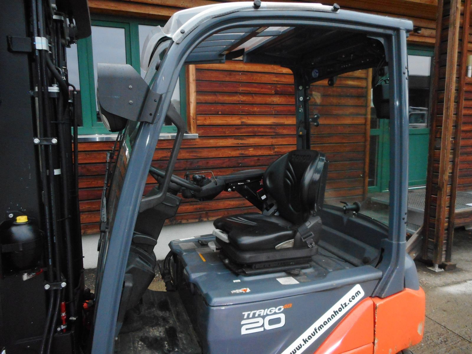 Frontstapler des Typs Toyota 8FBM20Z Triplex 4,7m + 3. u. 4. Kreis bis Gabelt, Gebrauchtmaschine in St. Nikolai ob Draßling (Bild 8)