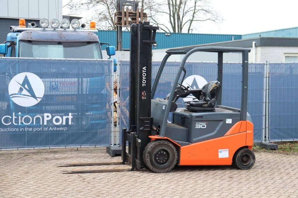 Frontstapler del tipo Toyota 8FBMKT30, Gebrauchtmaschine In Antwerpen (Immagine 10)